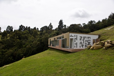 Casa en Santa Elena / Antonio Sofán
